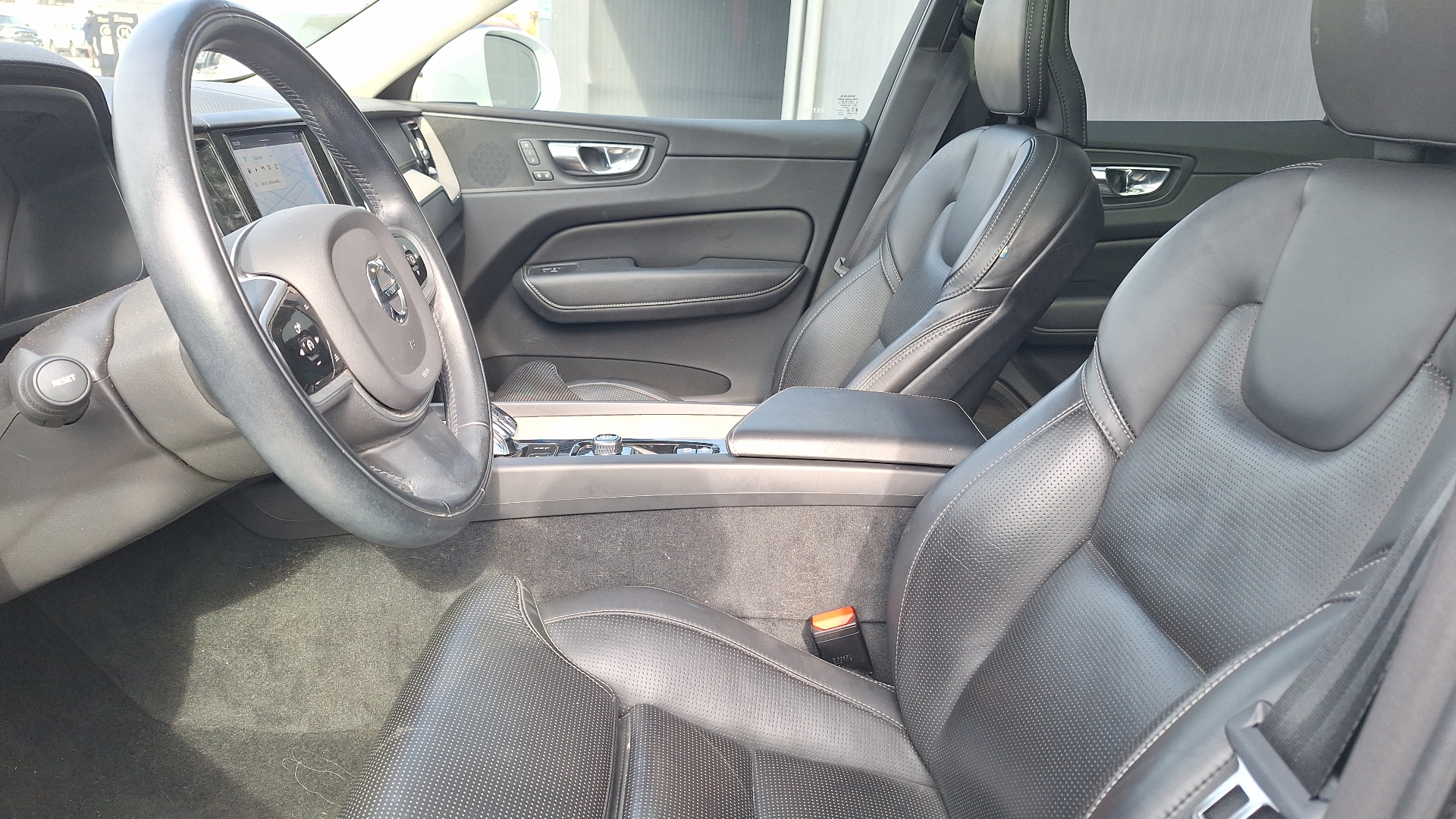 Volvo XC60 — foto 15 de 16