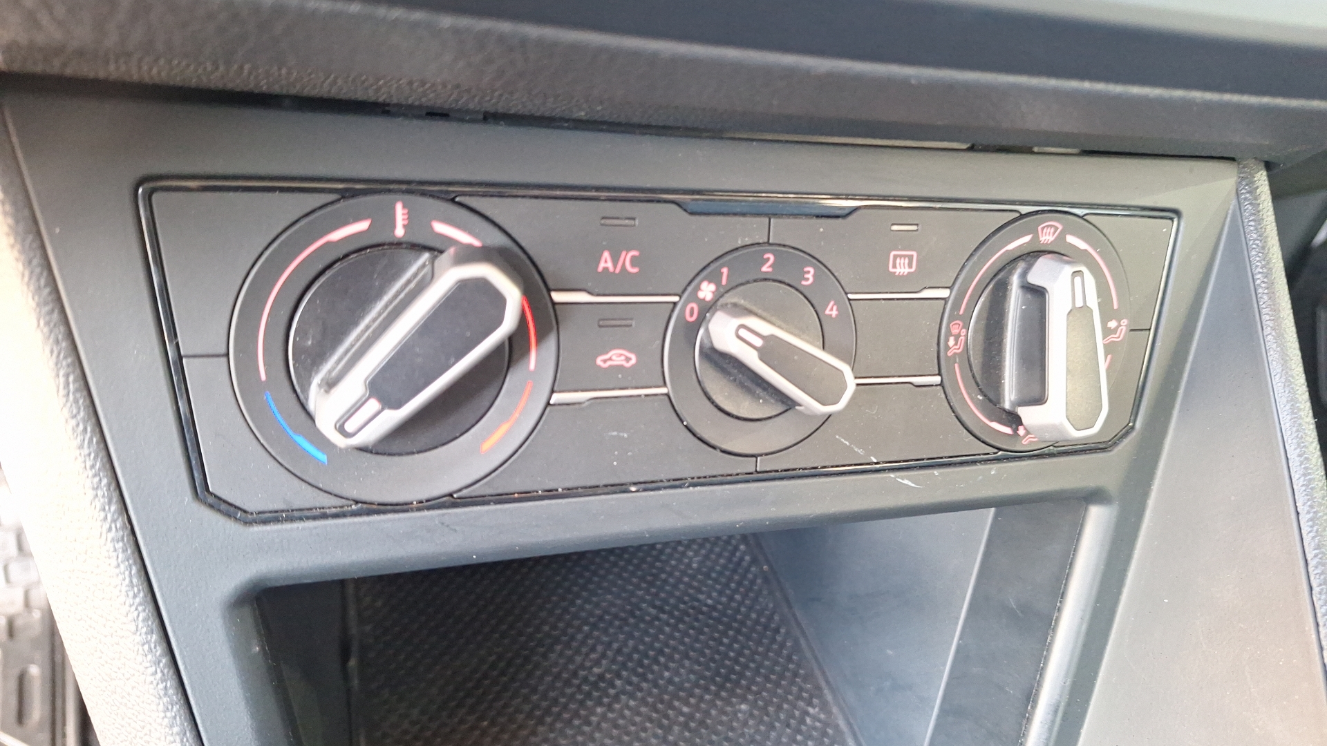 Volkswagen Nivus — foto 15 de 15