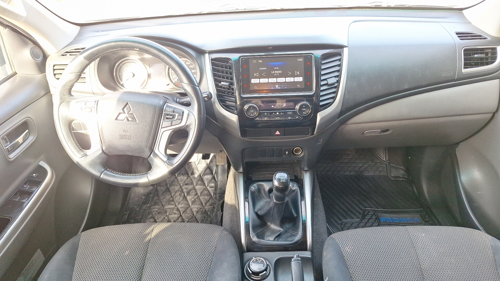 Mitsubishi L200 — foto 6 de 16