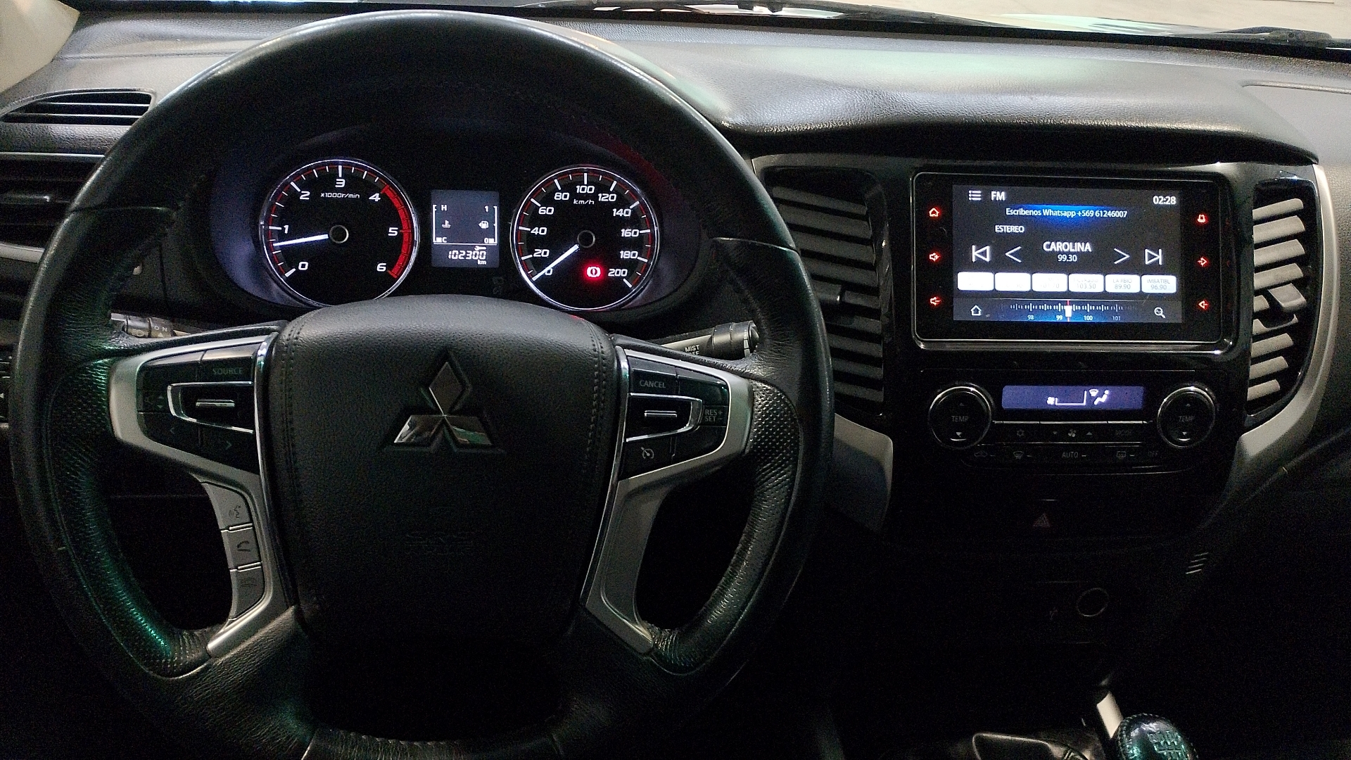 Mitsubishi L200 — foto 8 de 16