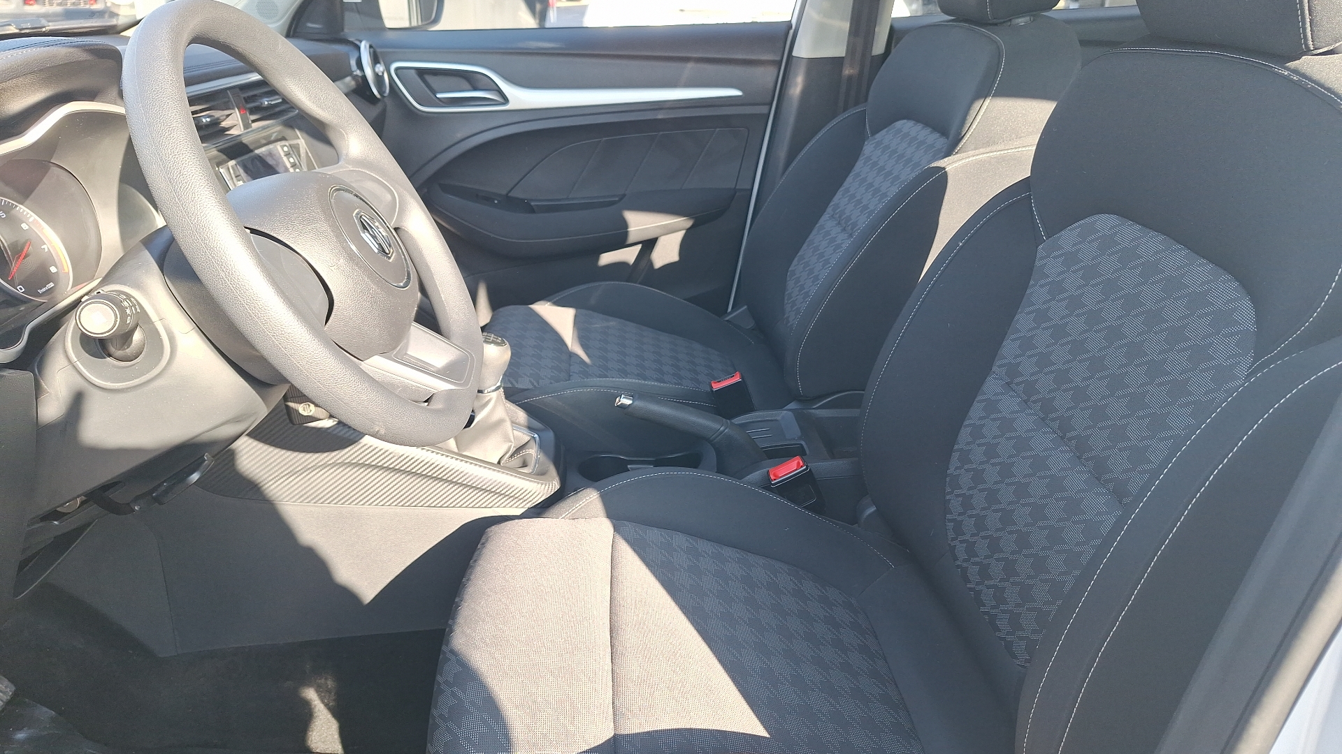 MG Zs — foto 13 de 14