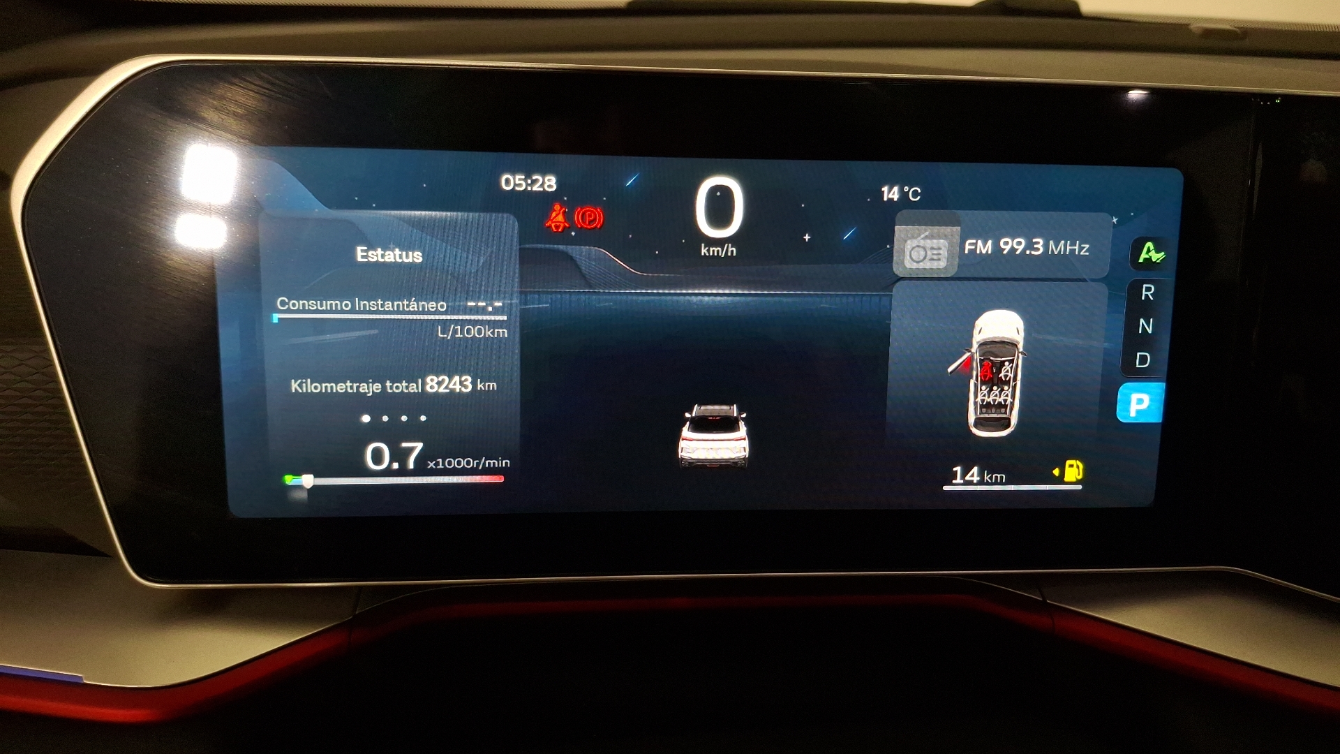 Geely Coolray — foto 9 de 17