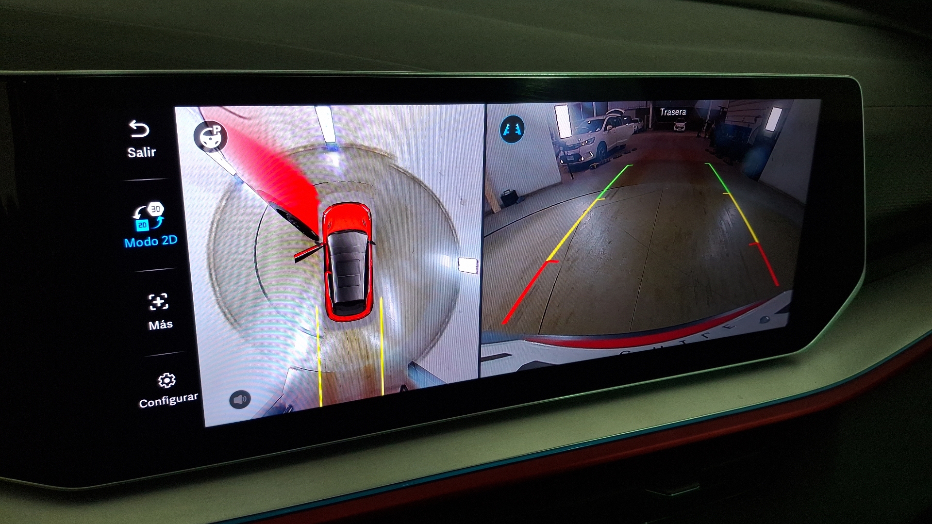 Geely Coolray — foto 12 de 17