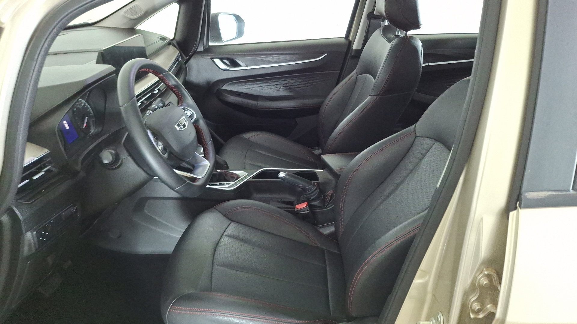 Geely Gx3 Pro — foto 14 de 17
