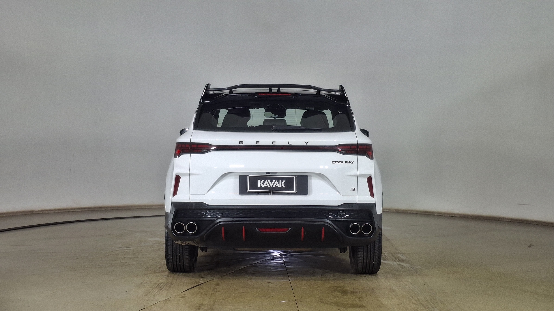 Geely Coolray — foto 5 de 17