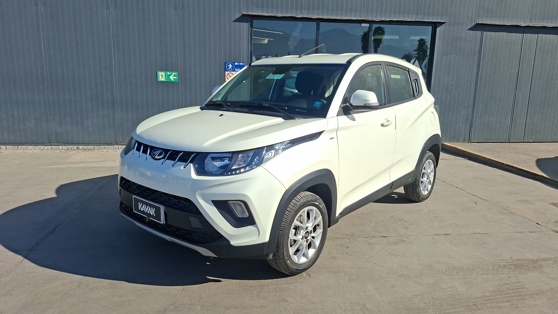 Mahindra Kuv100