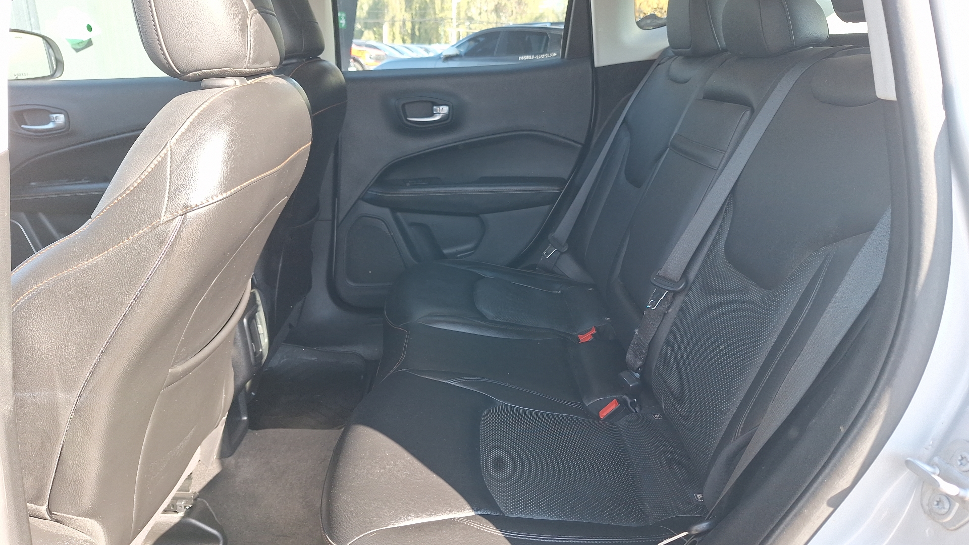 Jeep Compass — foto 13 de 15
