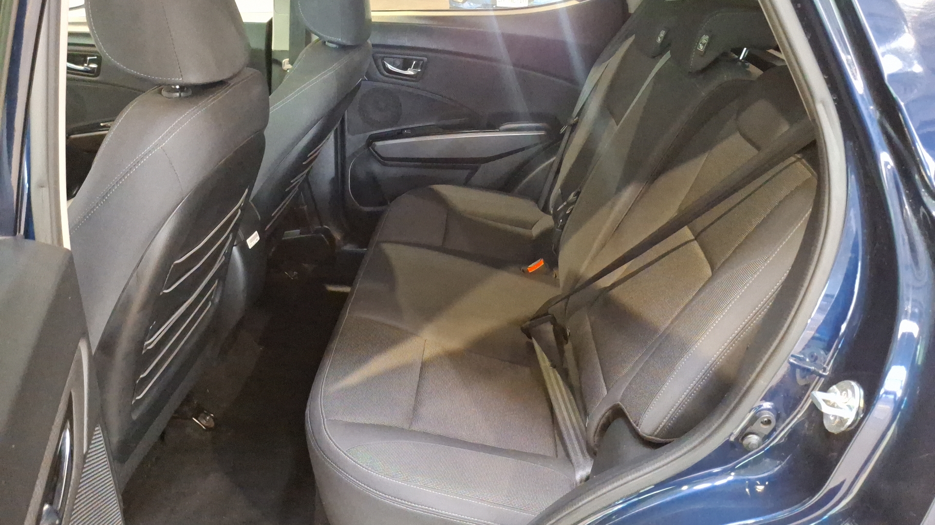 SsangYong Tivoli — foto 14 de 16