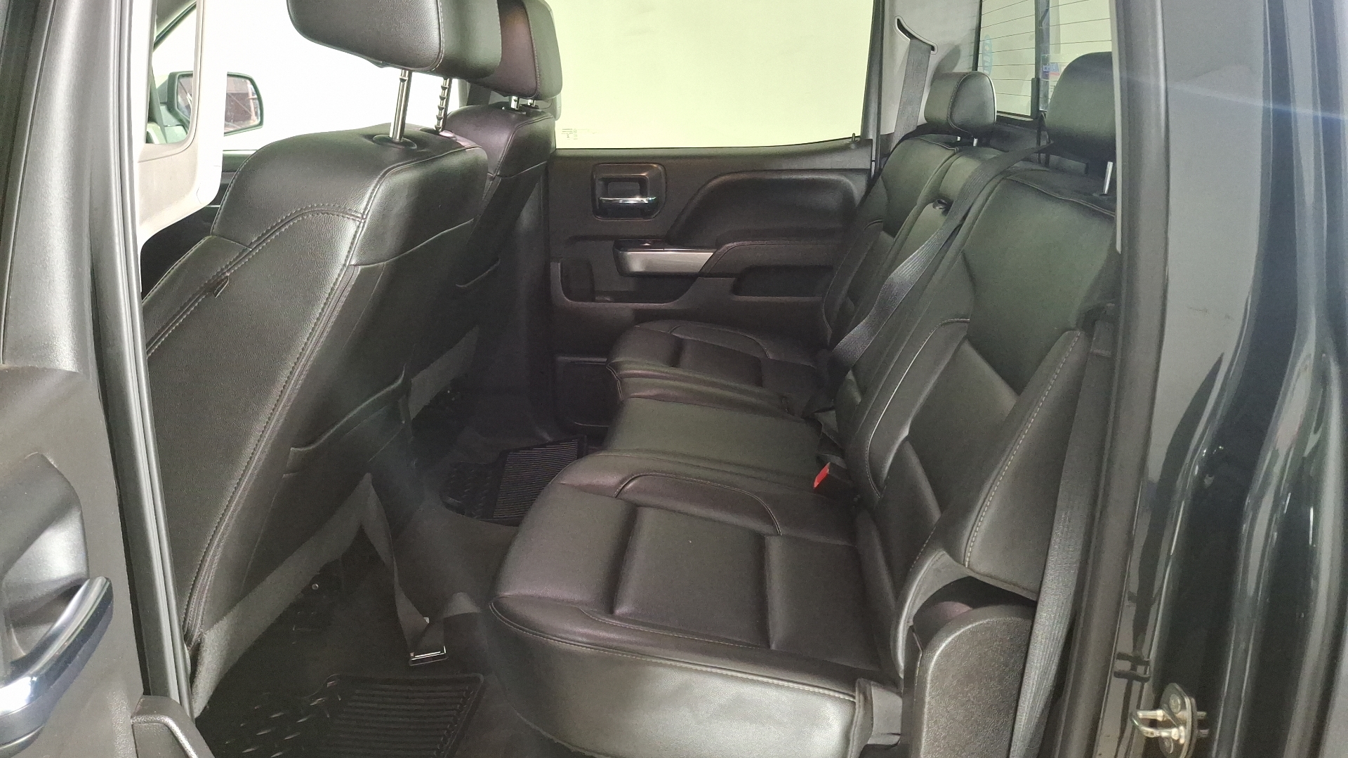 Chevrolet Silverado — foto 14 de 16