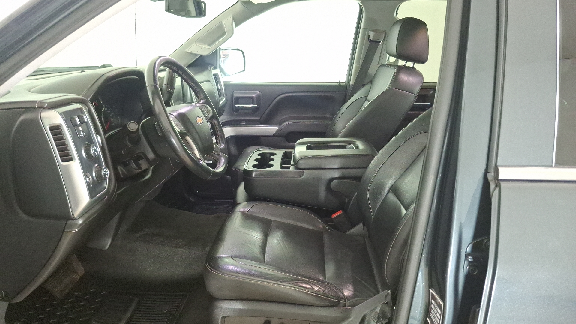 Chevrolet Silverado — foto 13 de 16