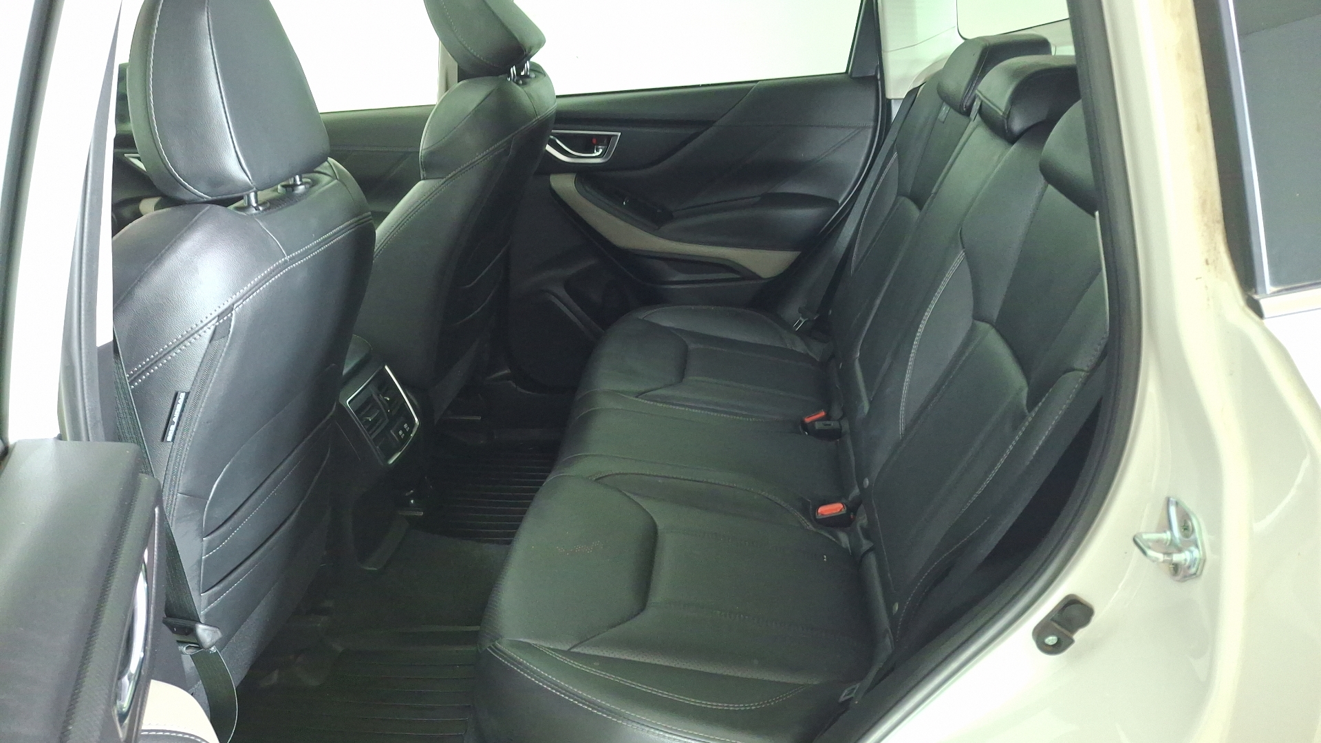 Subaru Forester — foto 15 de 17