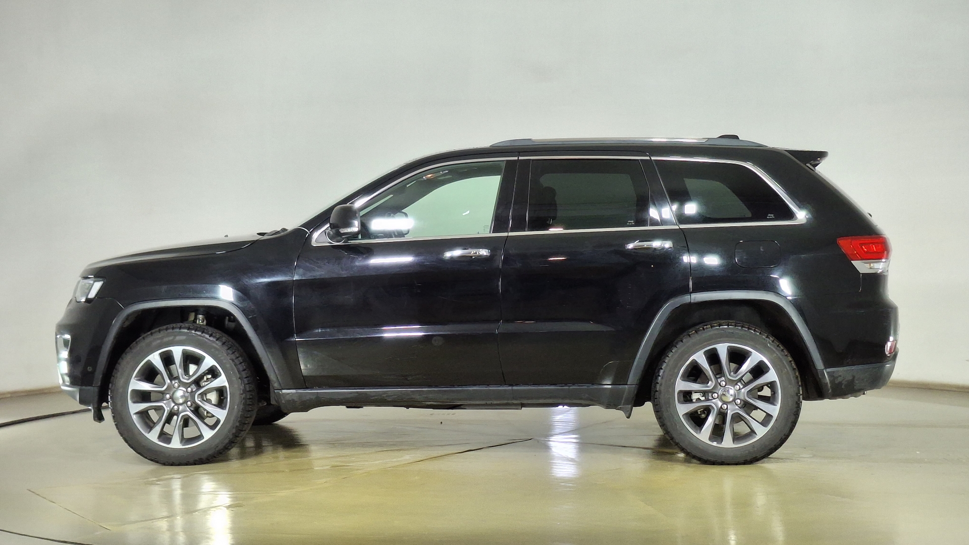 Jeep Grand Cherokee — foto 7 de 17