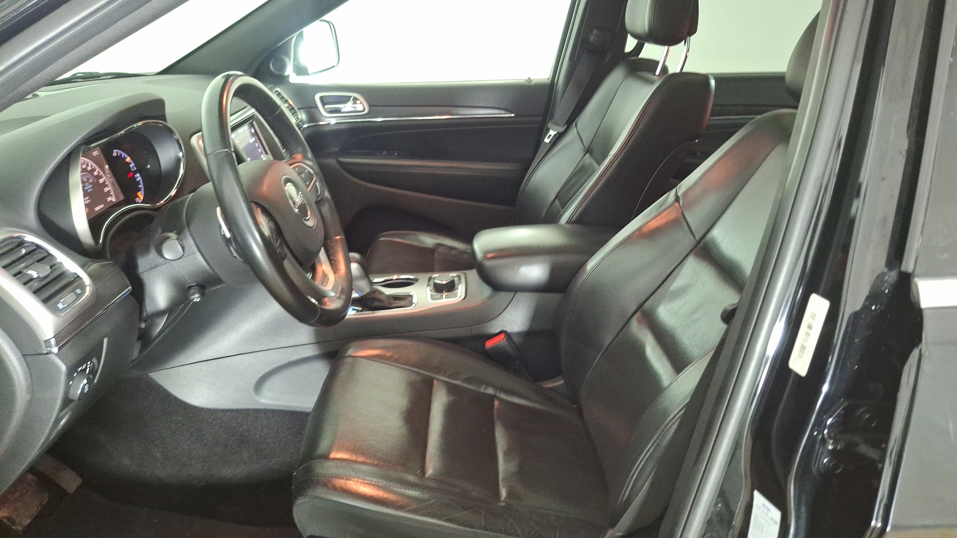 Jeep Grand Cherokee — foto 14 de 17
