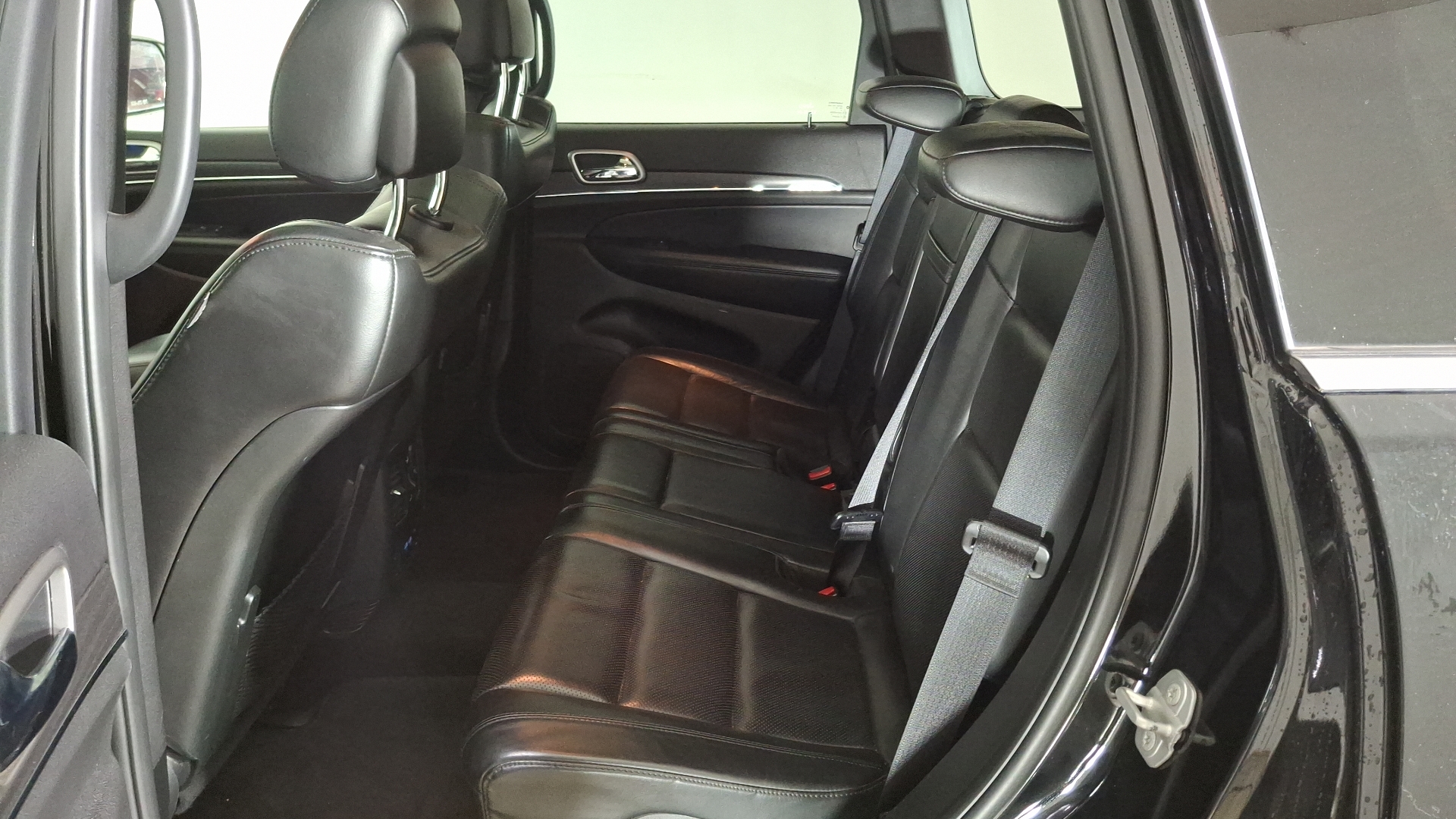 Jeep Grand Cherokee — foto 15 de 17