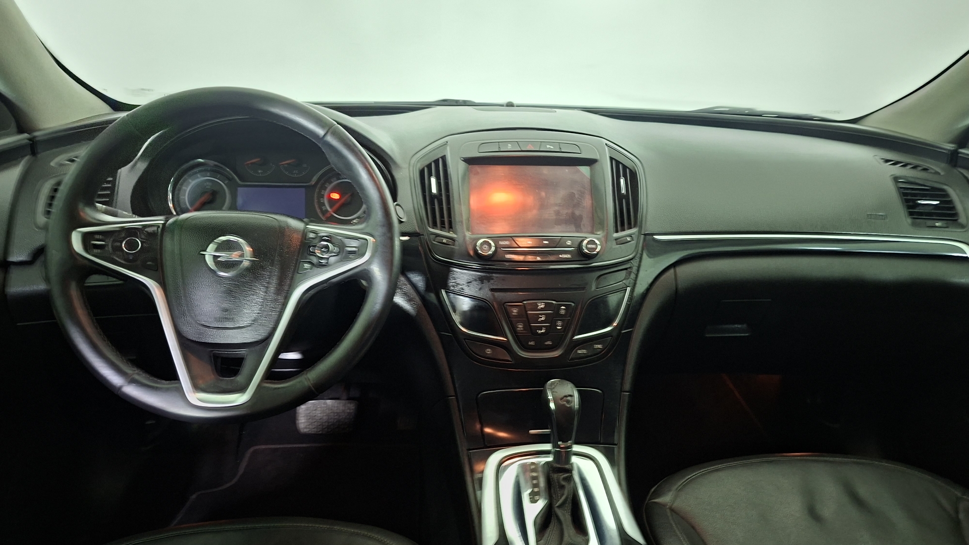 Opel Insignia — foto 8 de 16