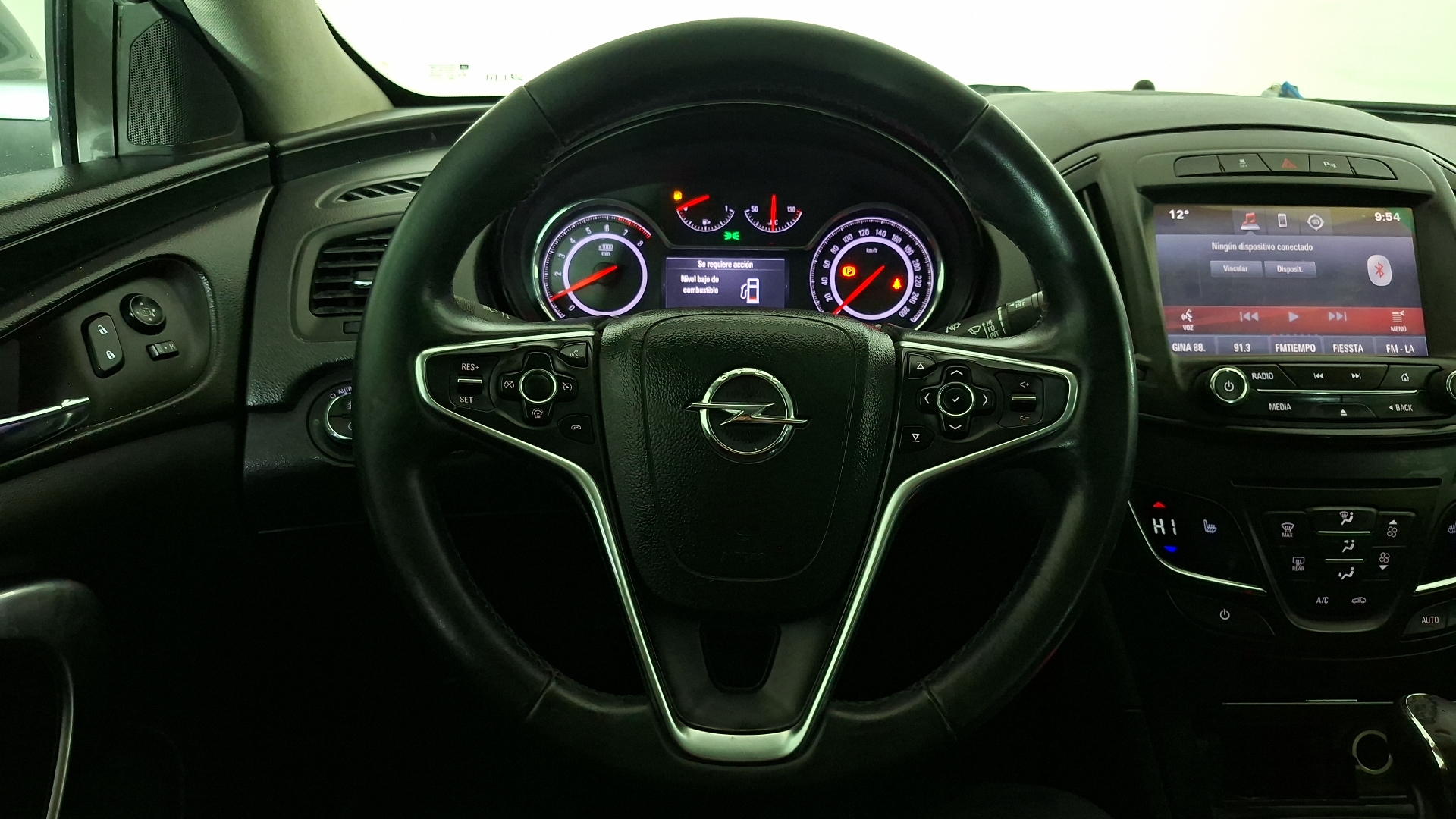 Opel Insignia — foto 9 de 16