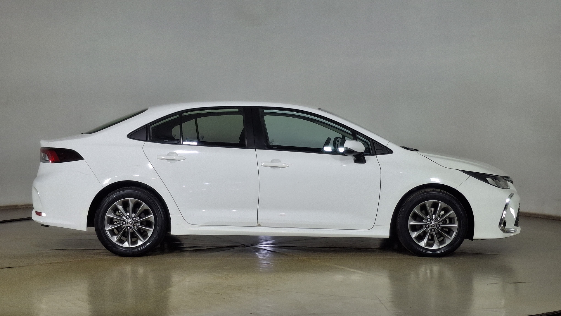 Toyota Corolla — foto 4 de 16