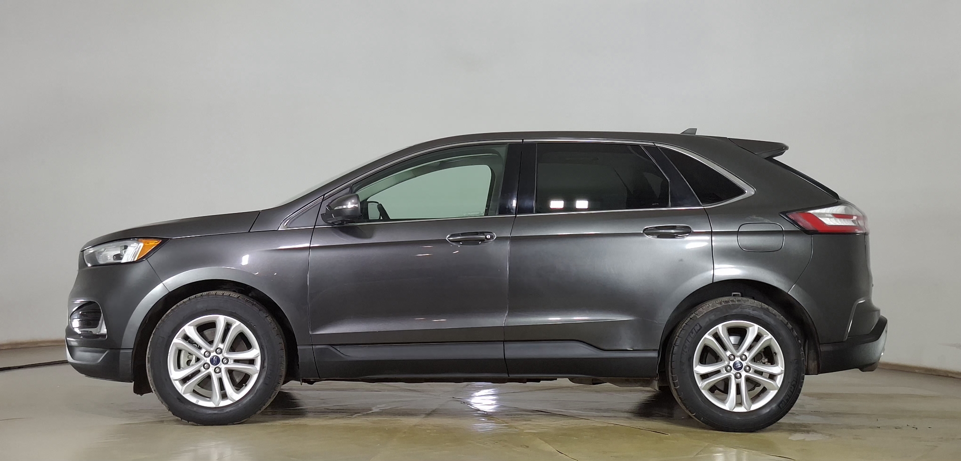 Ford Edge — foto 7 de 17