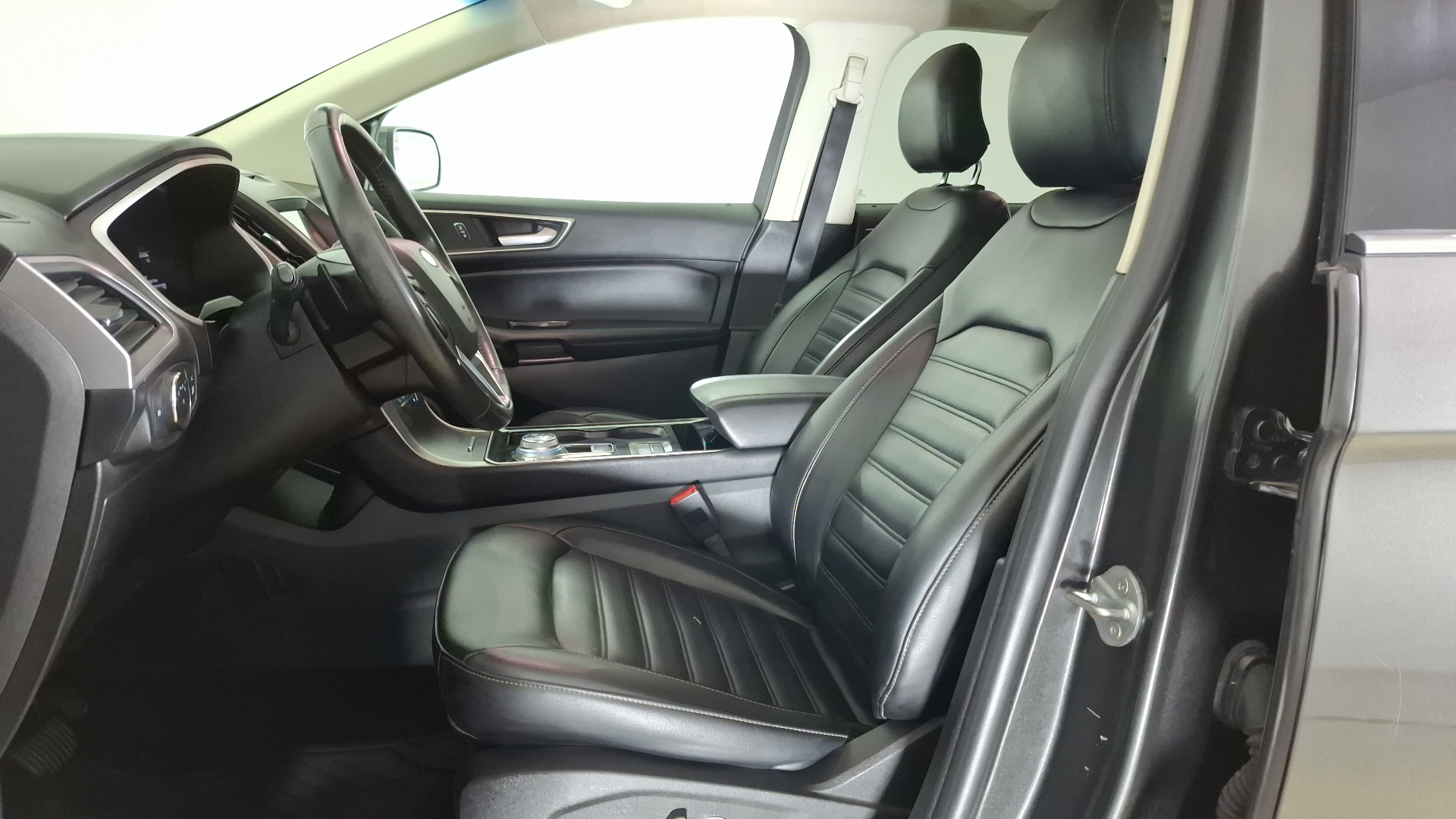 Ford Edge — foto 14 de 17