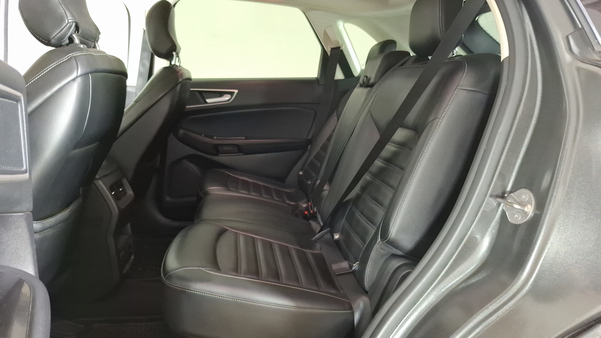 Ford Edge — foto 15 de 17