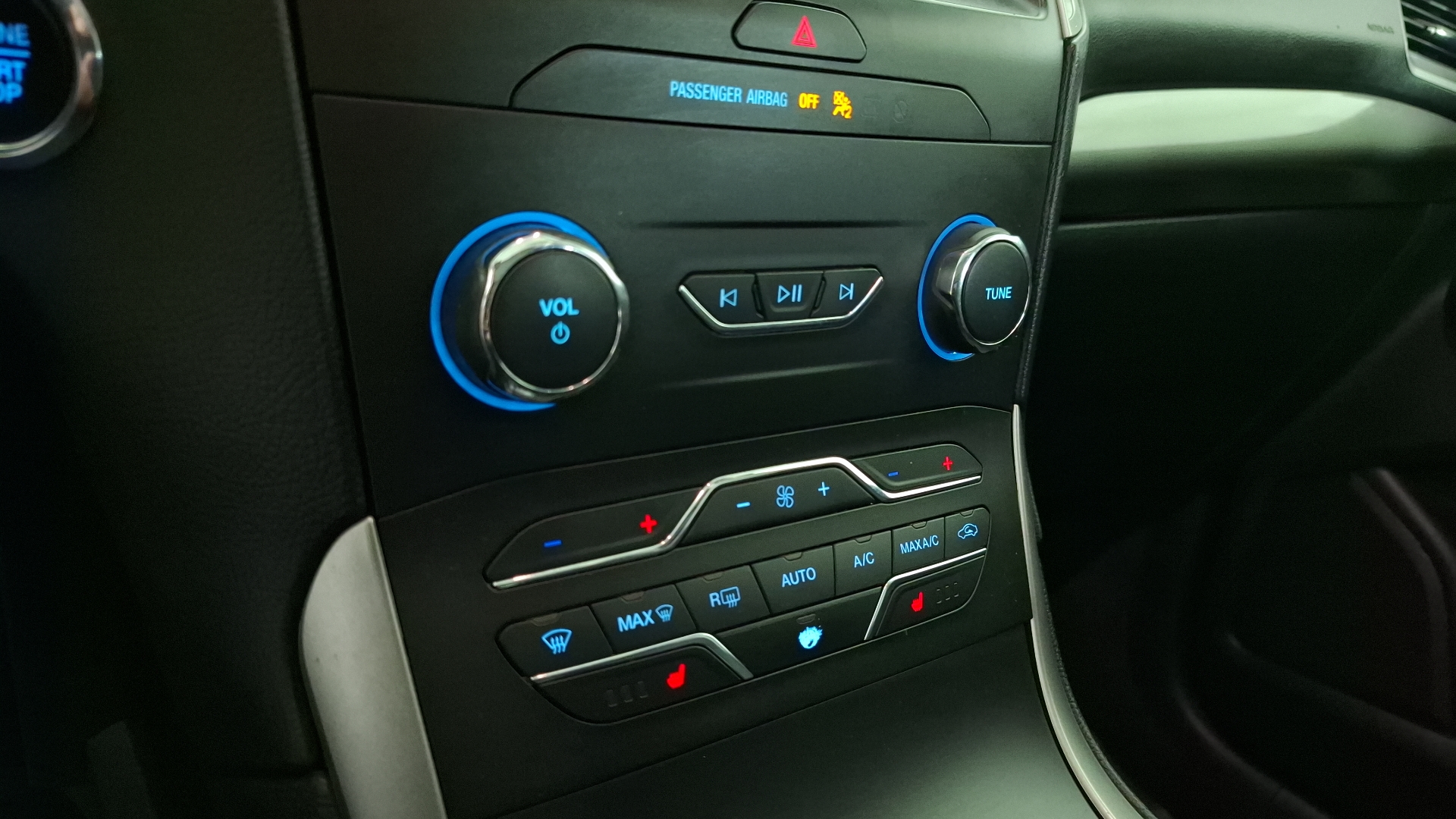 Ford Edge — foto 16 de 17