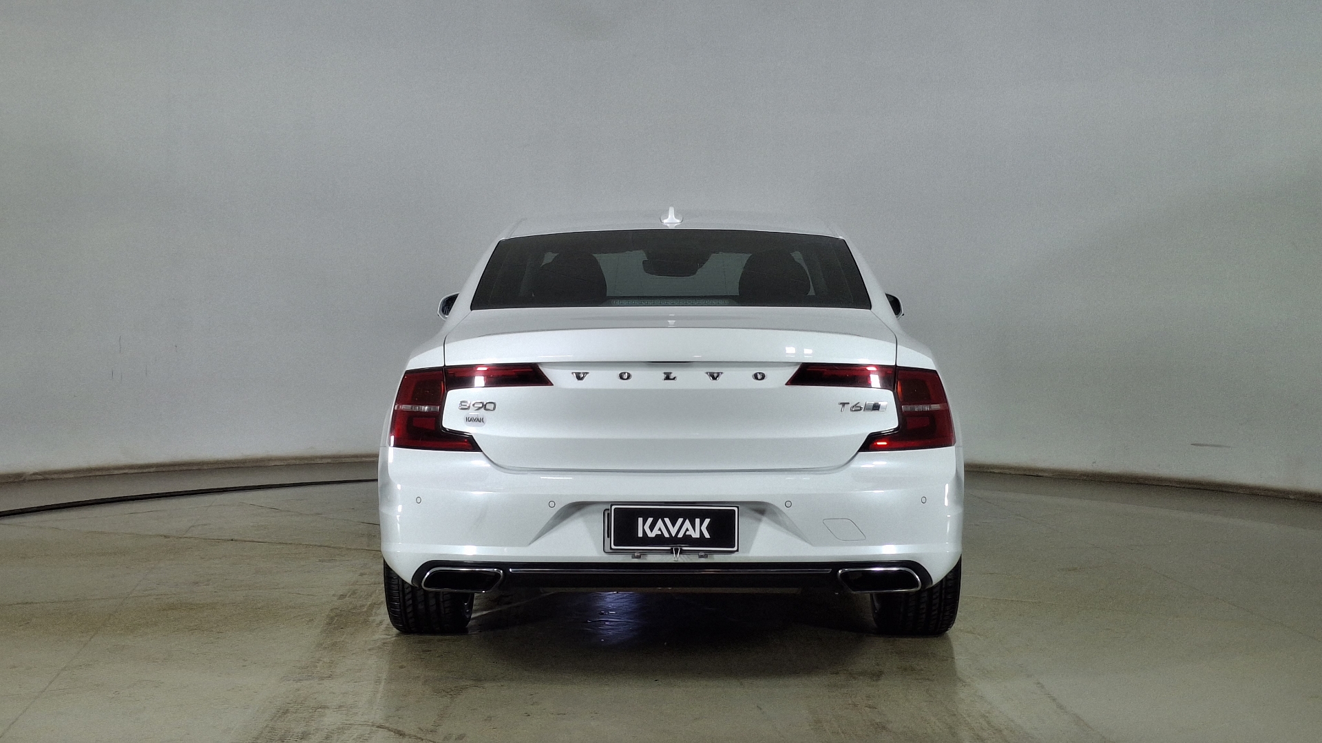 Volvo S90 — foto 5 de 17