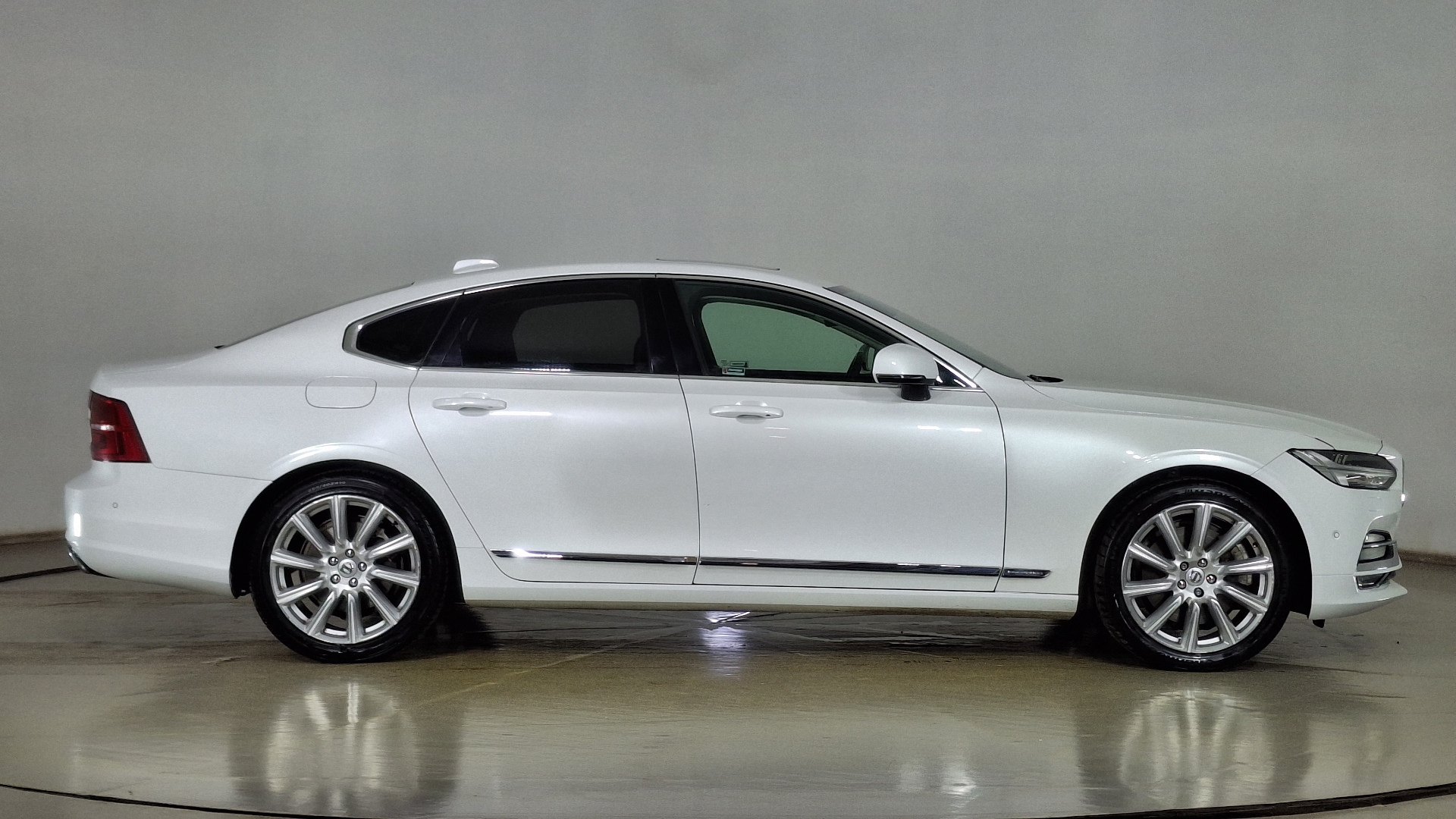 Volvo S90 — foto 4 de 17