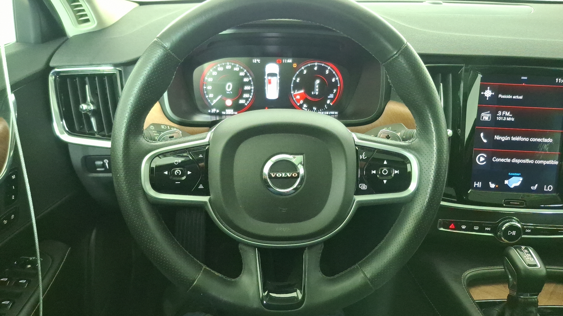 Volvo S90 — foto 8 de 17