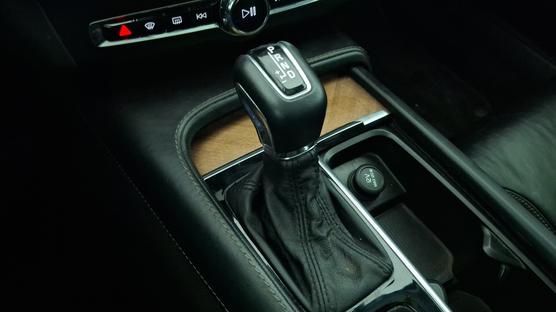 Volvo S90 — foto 11 de 17