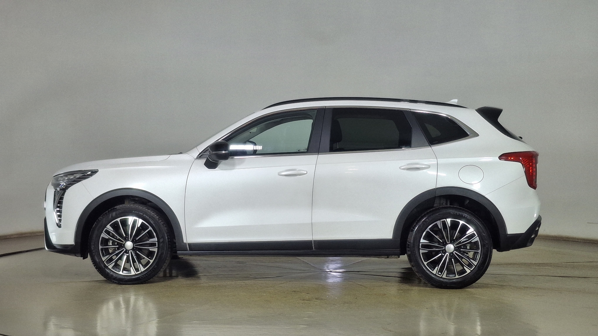 Great Wall Haval Jolion — foto 7 de 16
