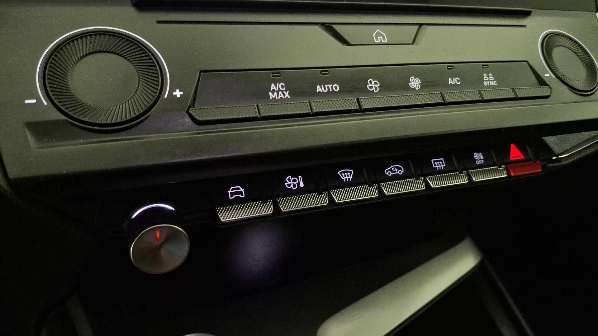Peugeot 308 — foto 15 de 16