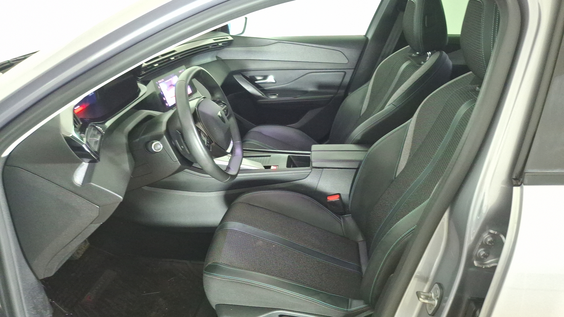 Peugeot 308 — foto 13 de 16