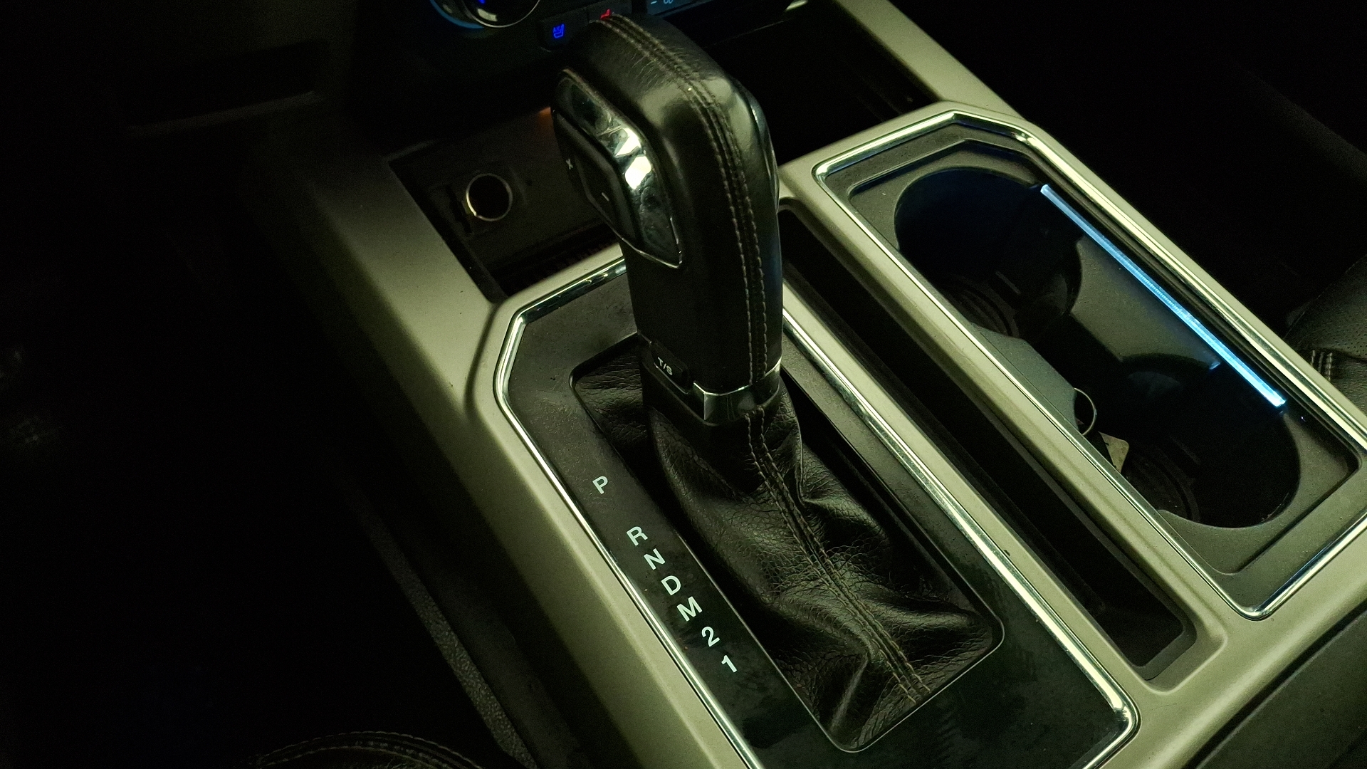 Ford F-150 — foto 11 de 16