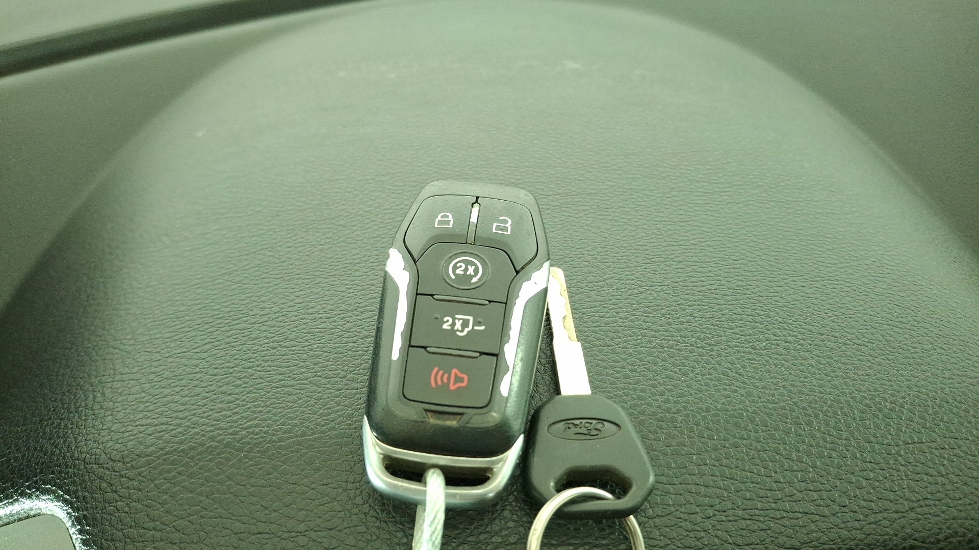 Ford F-150 — foto 16 de 16