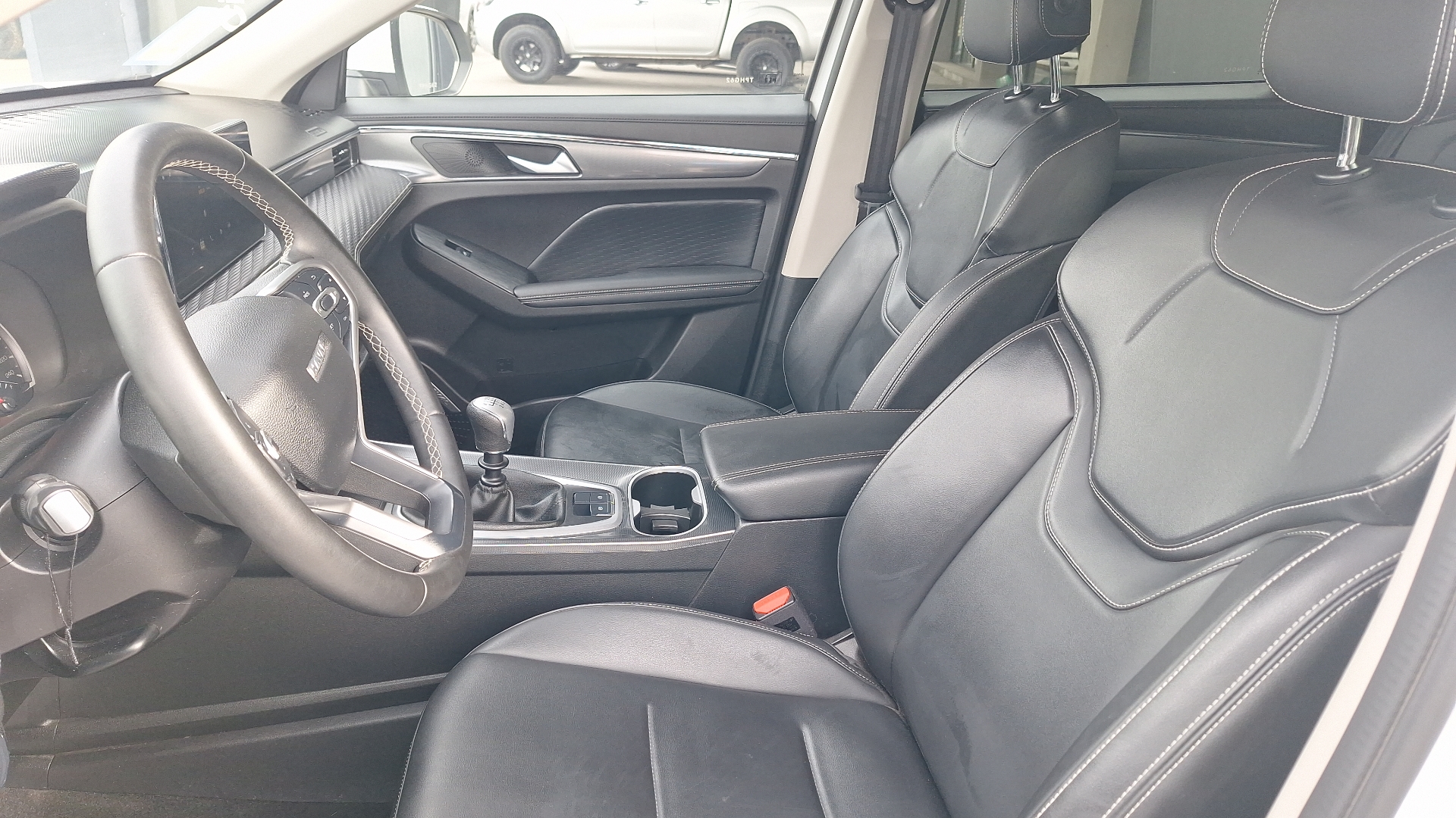 Haval Jolion — foto 14 de 15