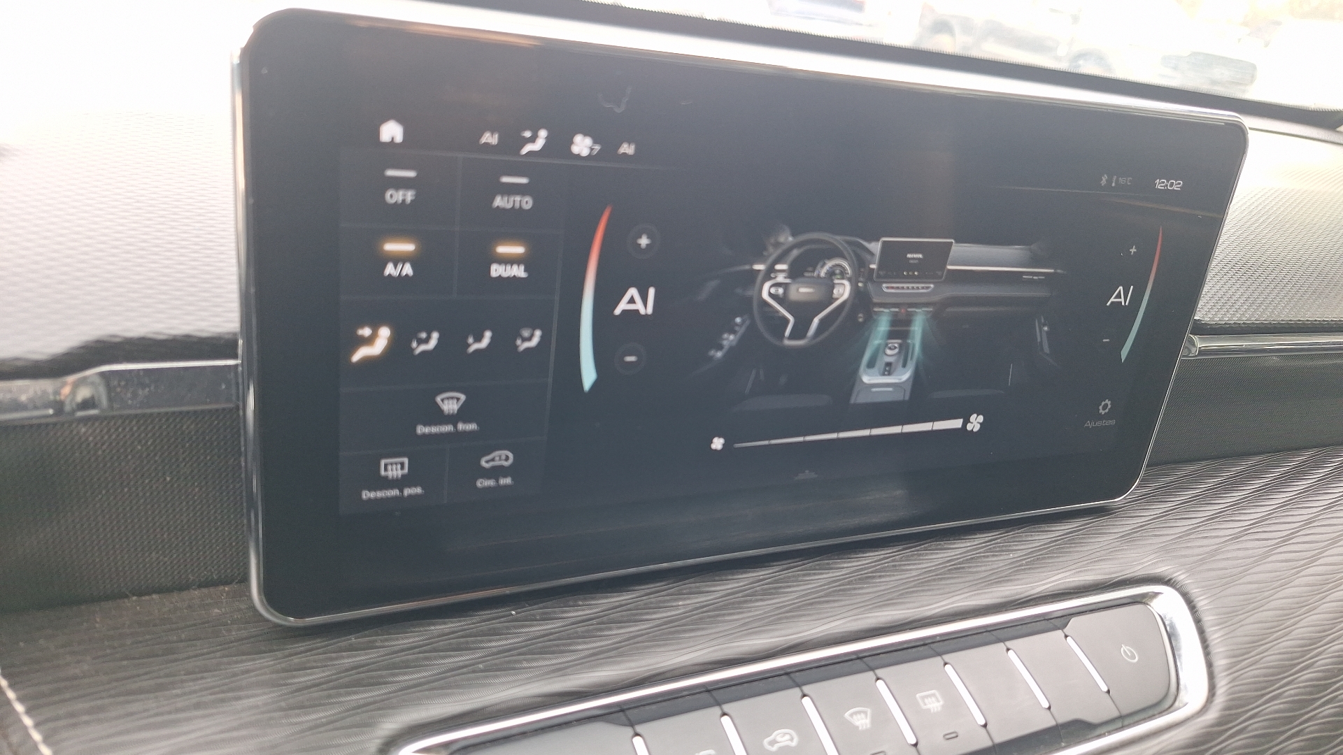Haval Jolion — foto 15 de 15