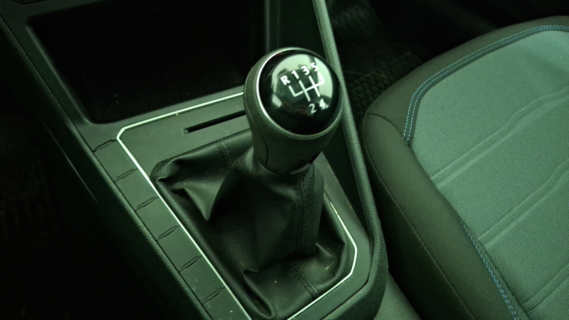 Volkswagen Nivus — foto 11 de 16