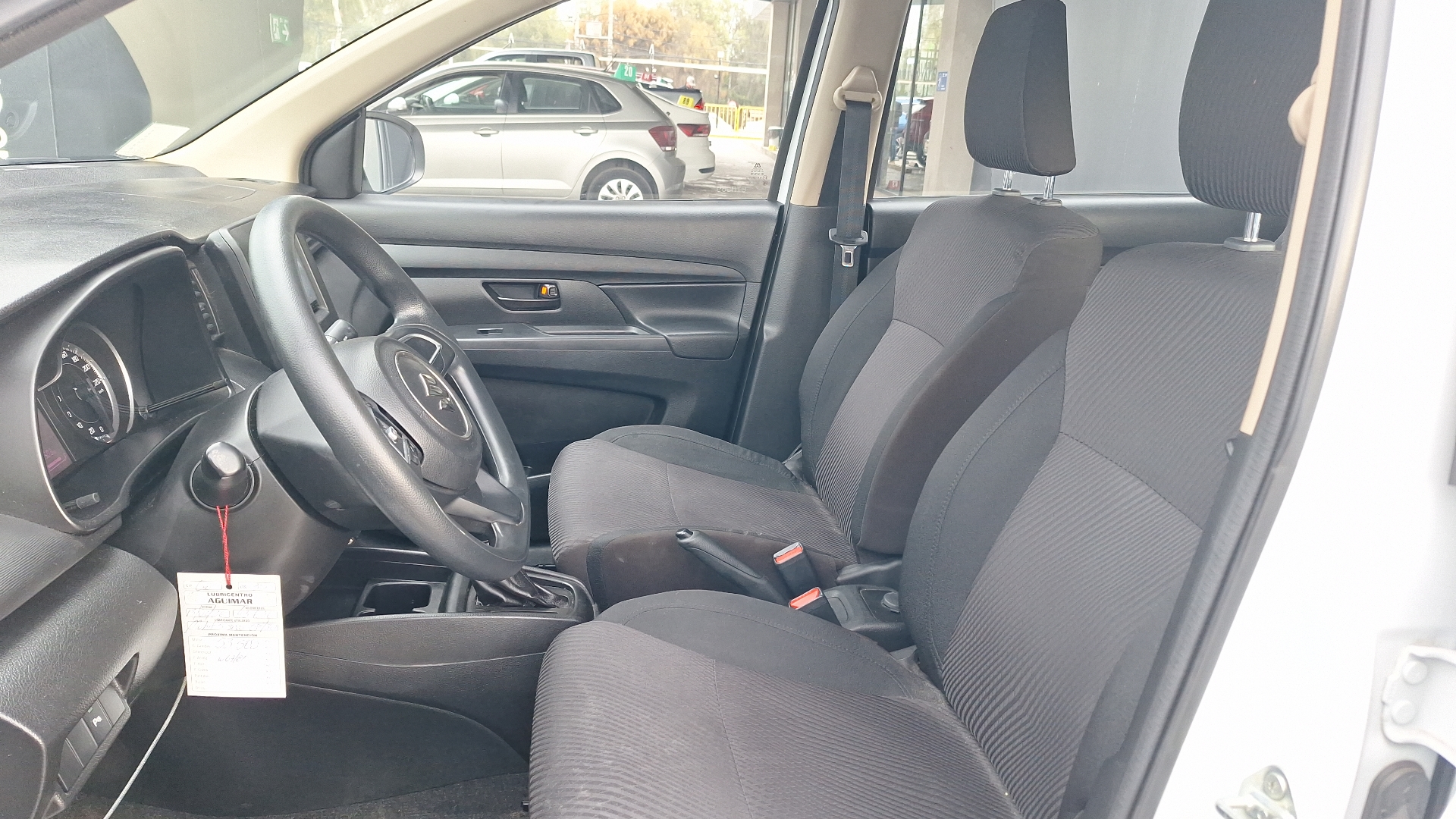 Suzuki Ertiga — foto 15 de 16