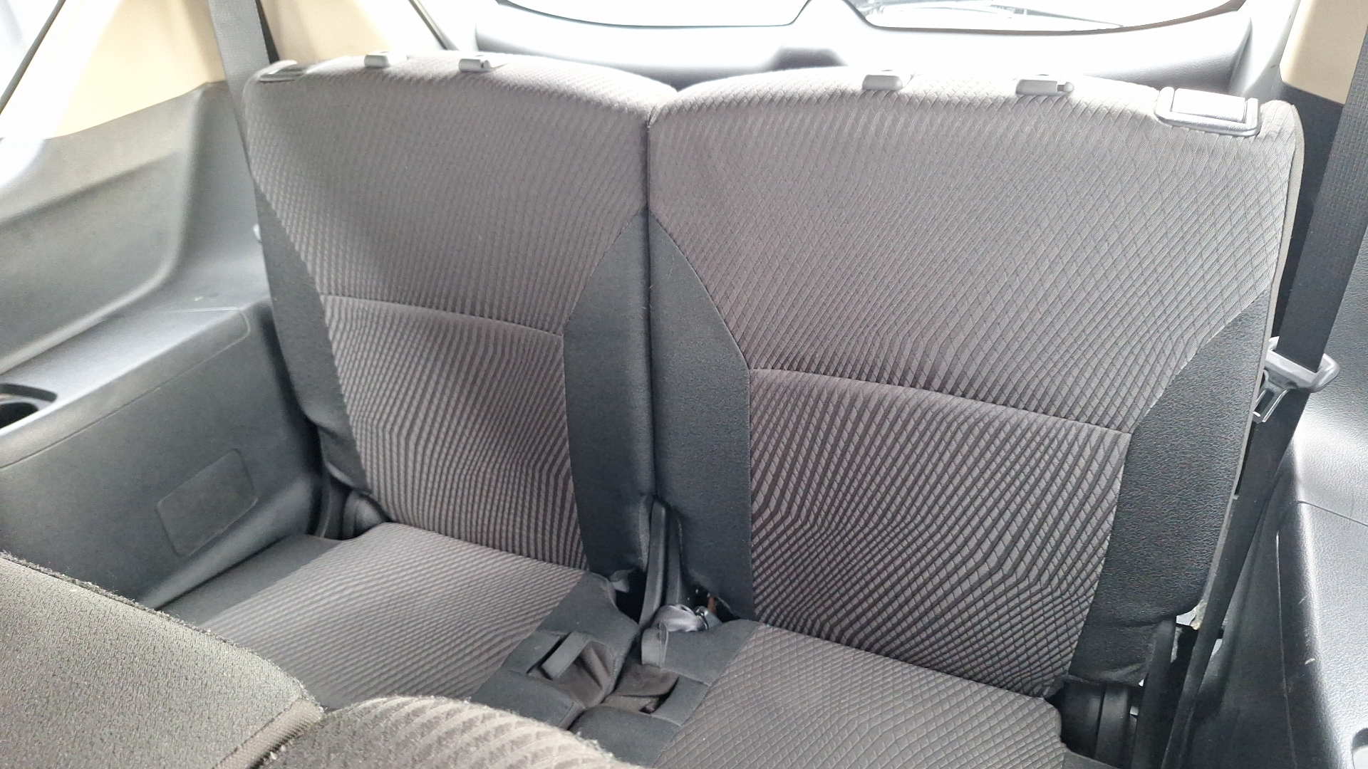 Suzuki Ertiga — foto 13 de 16