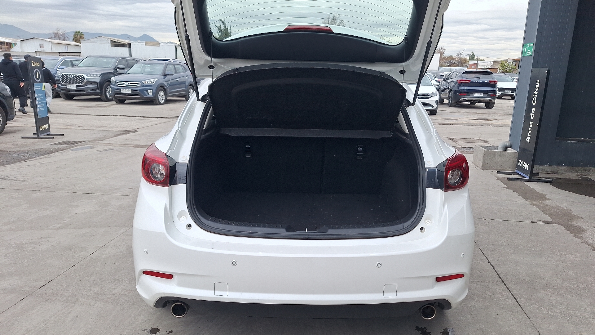 Mazda 3 — foto 4 de 16