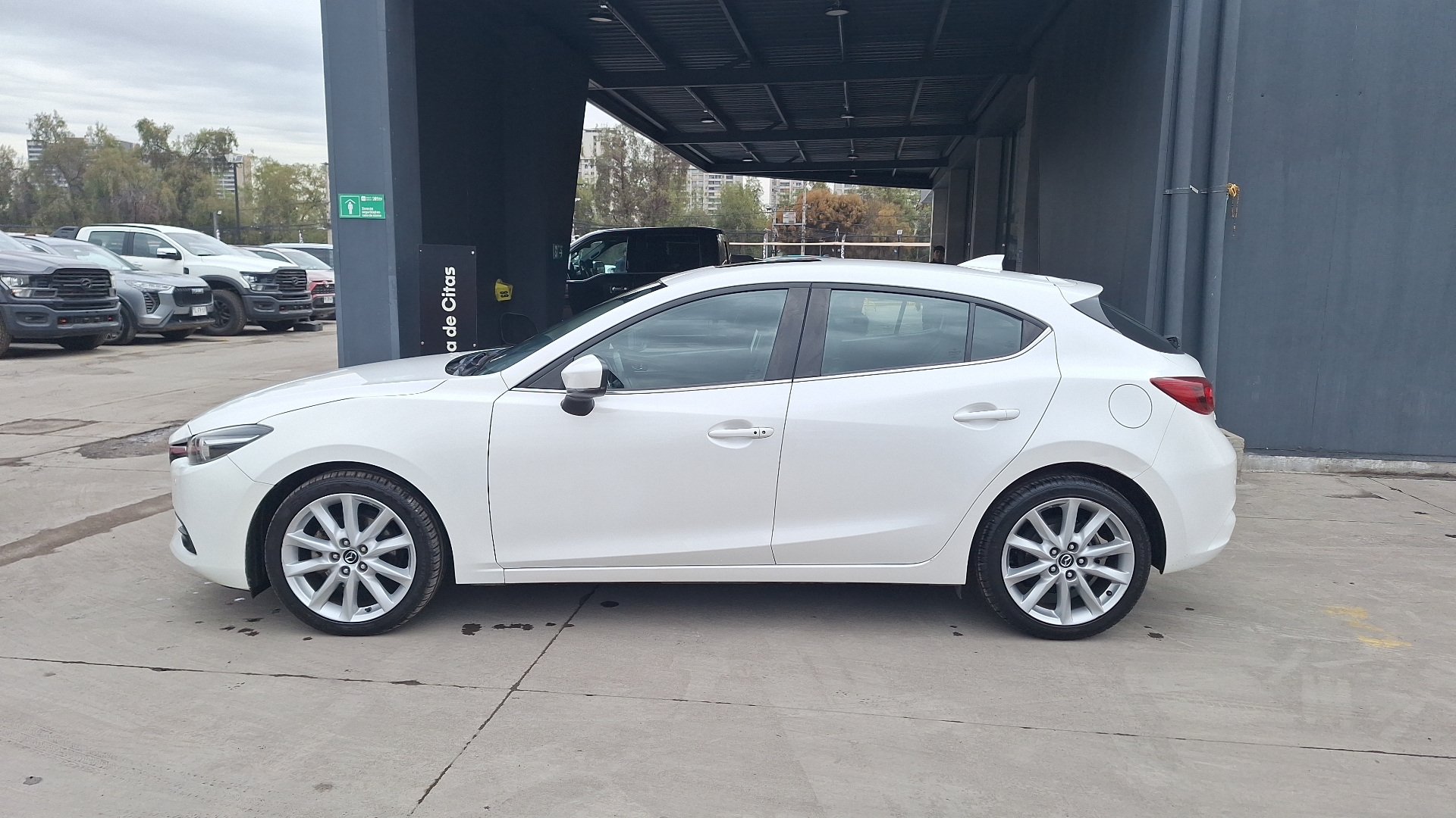 Mazda 3 — foto 2 de 16