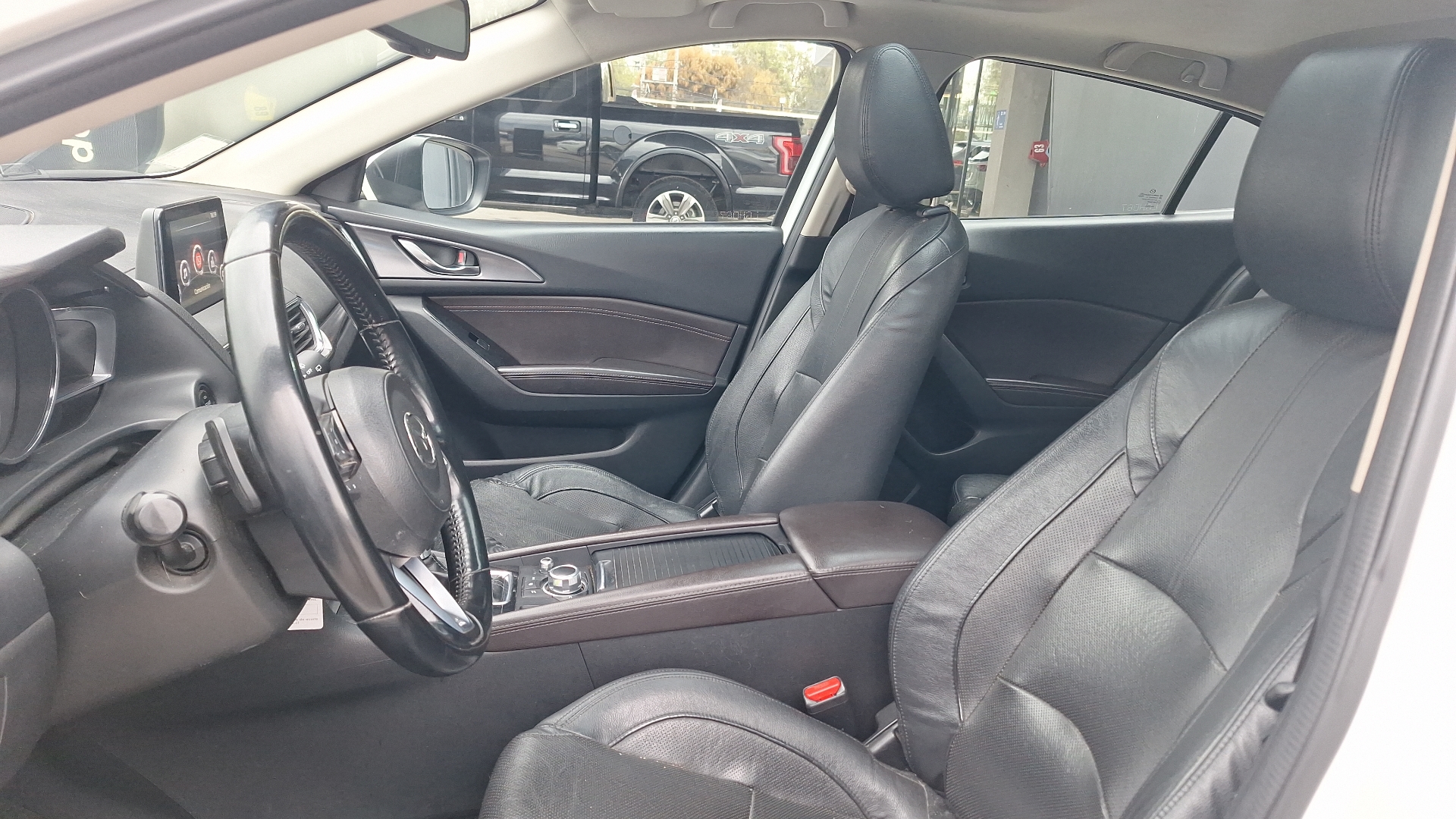 Mazda 3 — foto 15 de 16