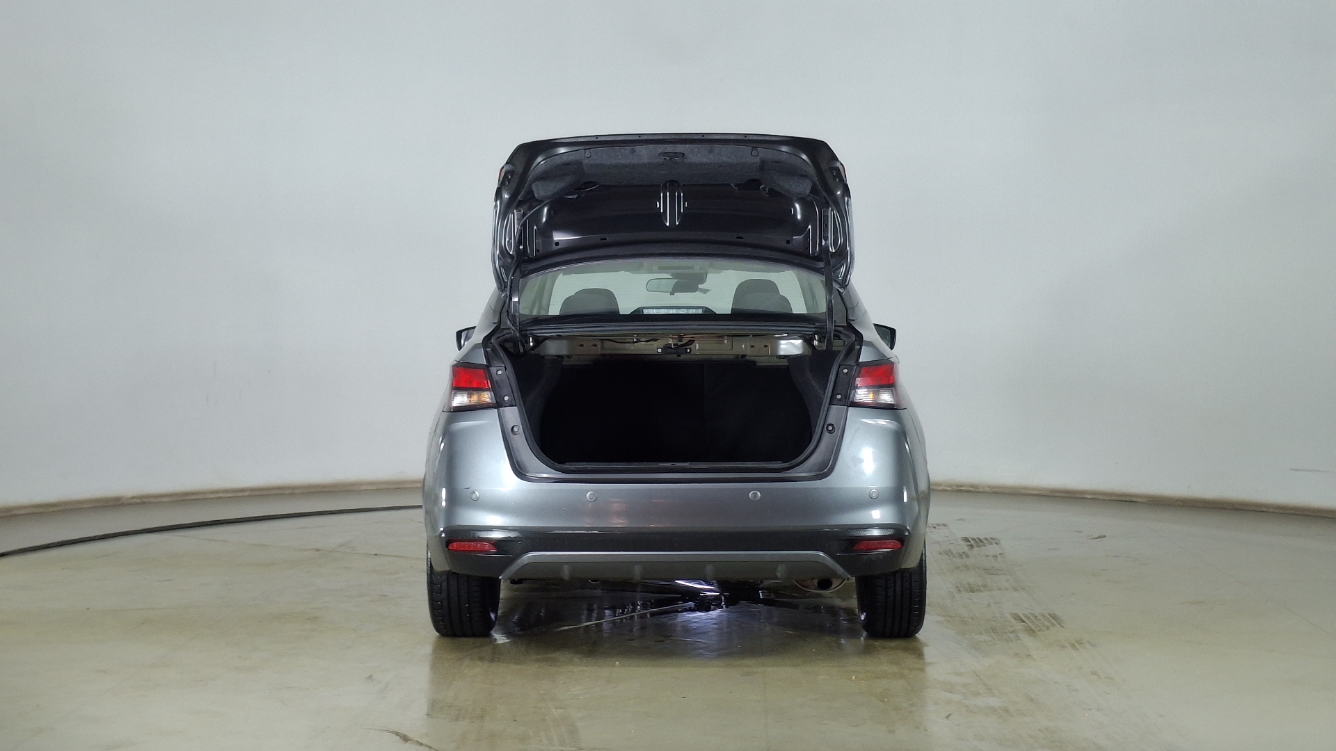 Nissan Versa — foto 6 de 16