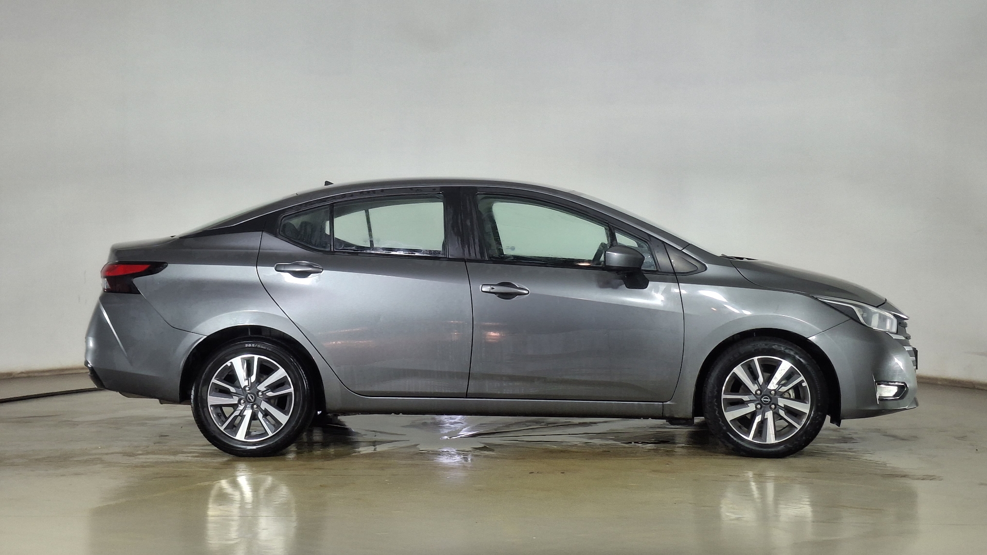 Nissan Versa — foto 4 de 16