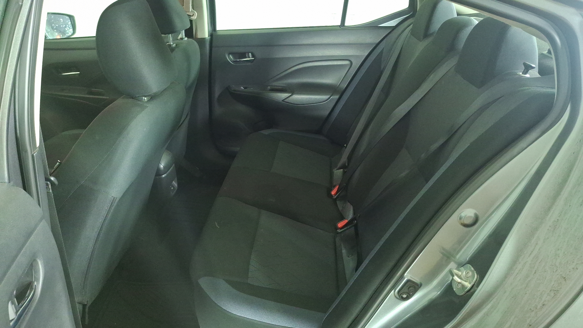 Nissan Versa — foto 14 de 16