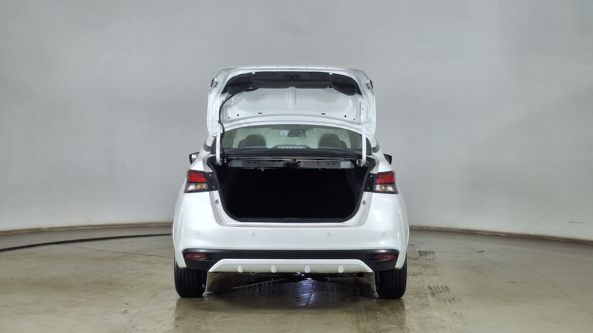 Nissan Versa — foto 6 de 15