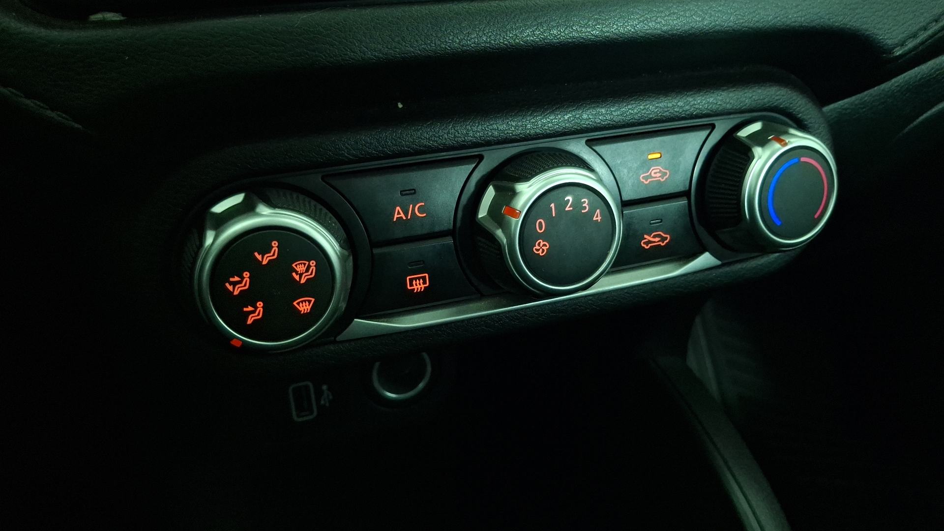 Nissan Versa — foto 14 de 15