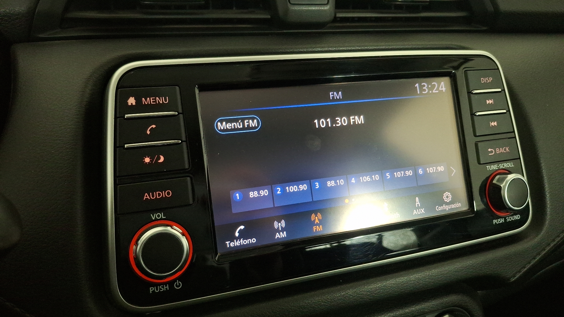 Nissan Versa — foto 10 de 15