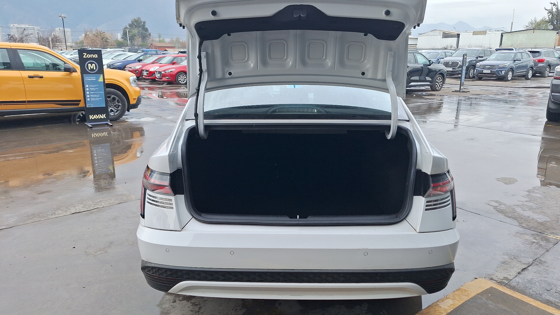 Hyundai Accent — foto 4 de 15