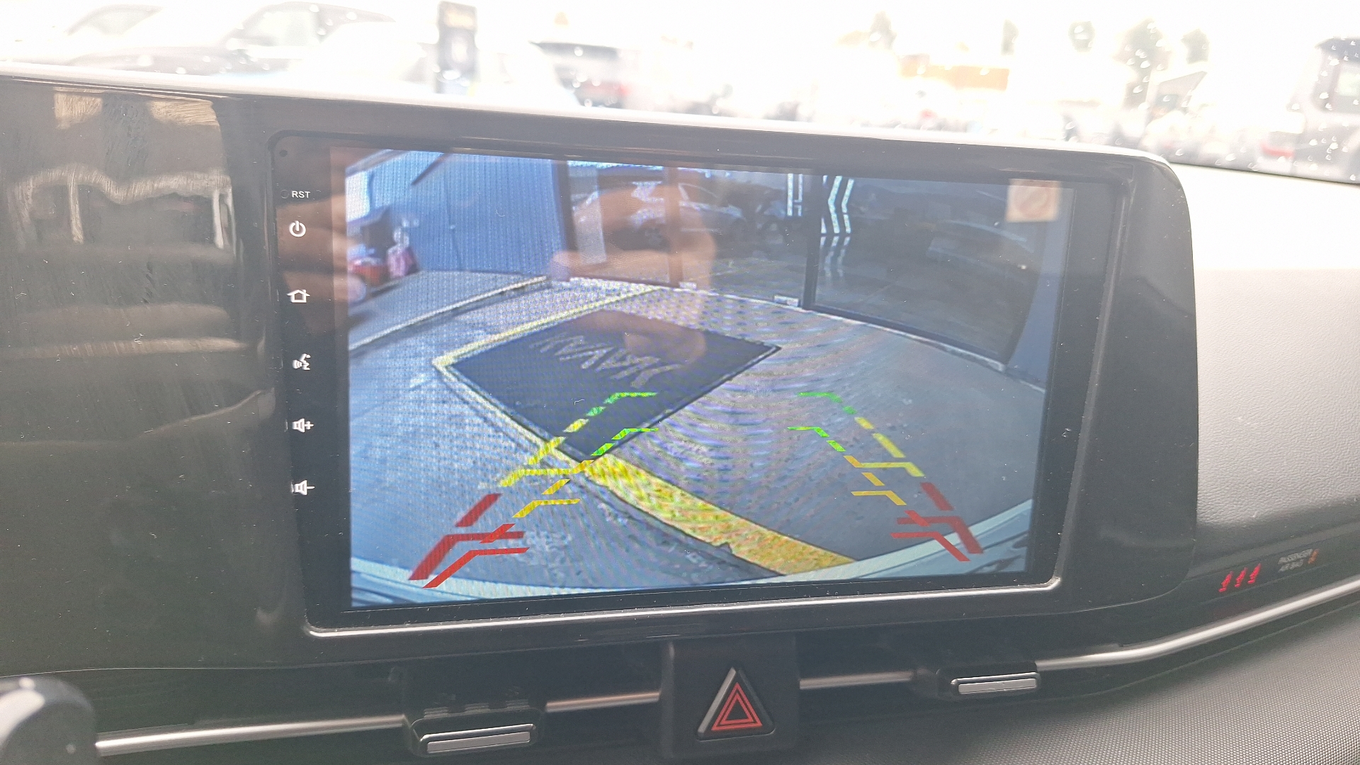 Hyundai Accent — foto 12 de 15